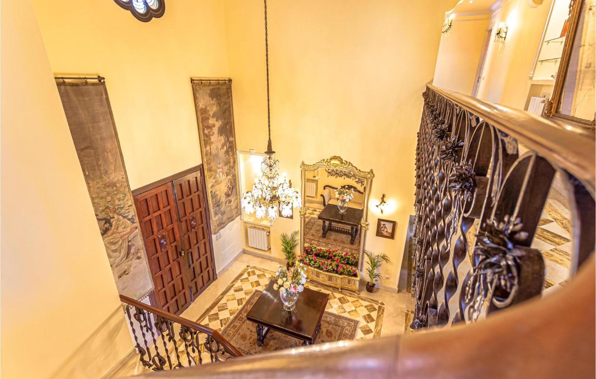 Feriehus Beautiful In With Wifi, Outdoor Swimming Pool And Swimming Pool Marbella