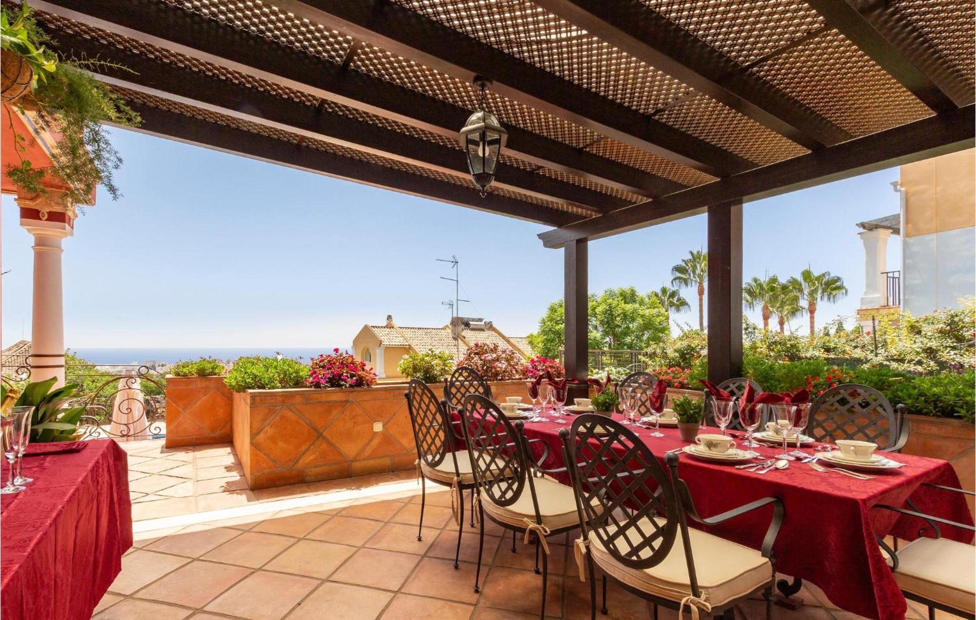 Beautiful In With Wifi, Outdoor Swimming Pool And Swimming Pool
