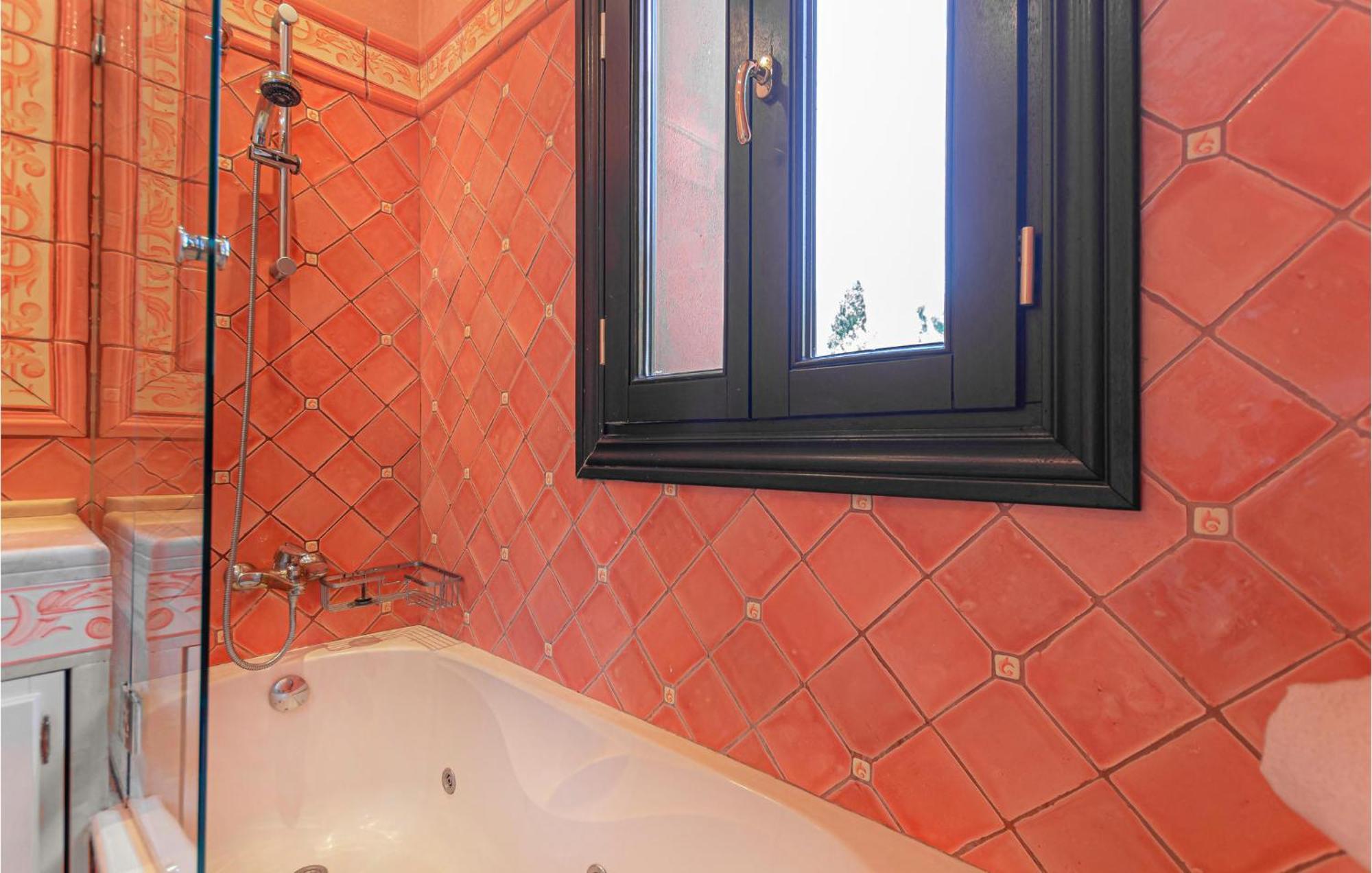 Сasa de vacaciones Beautiful In With Wifi, Outdoor Swimming Pool And Swimming Pool Marbella