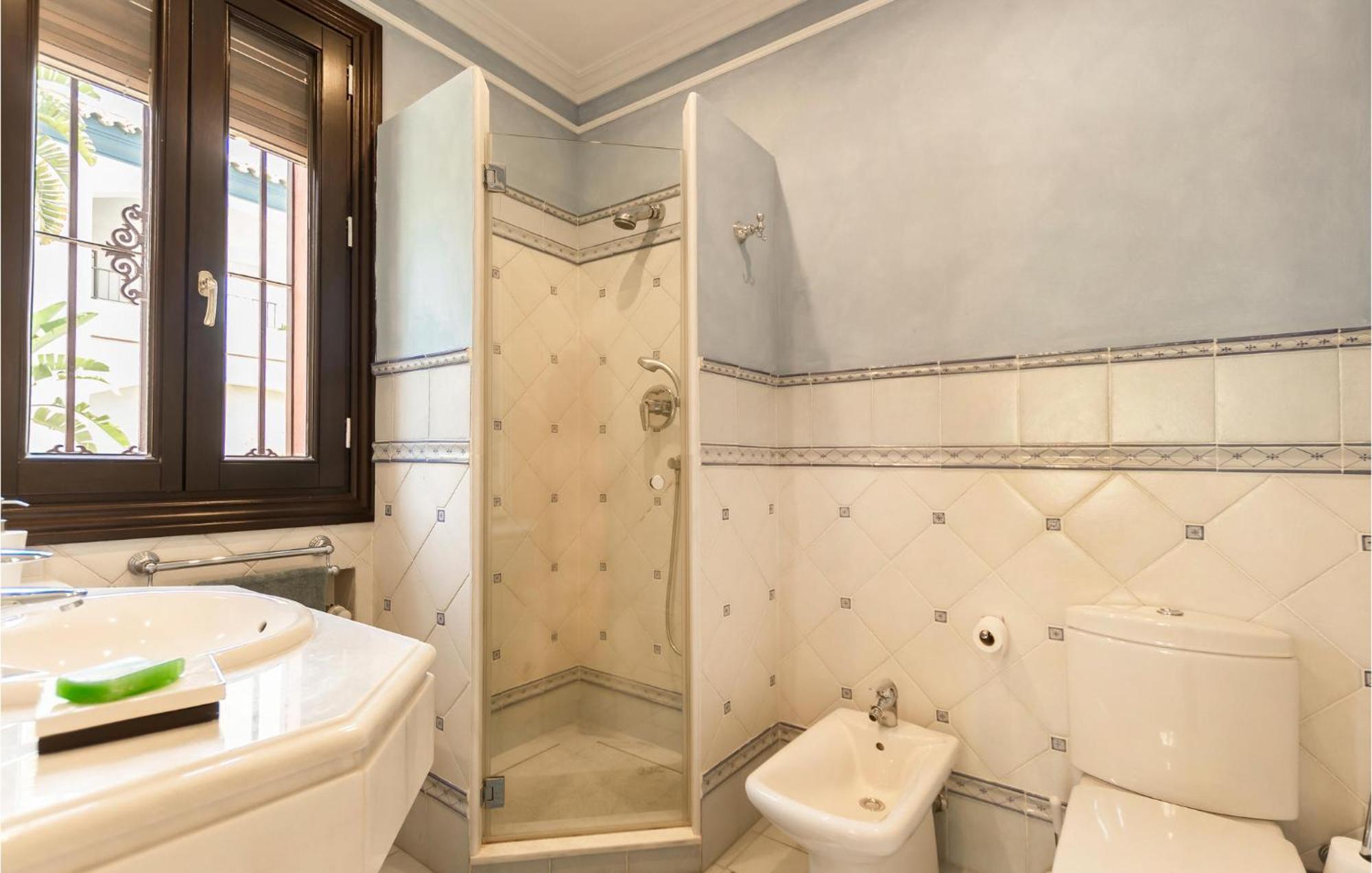 Beautiful In With Wifi, Outdoor Swimming Pool And Swimming Pool Сasa de vacaciones Marbella