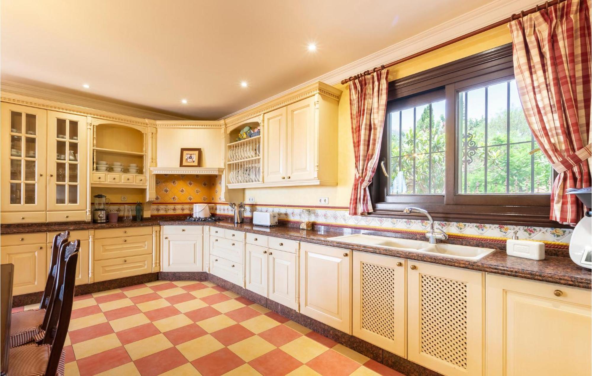 Сasa de vacaciones Beautiful In With Wifi, Outdoor Swimming Pool And Swimming Pool Marbella