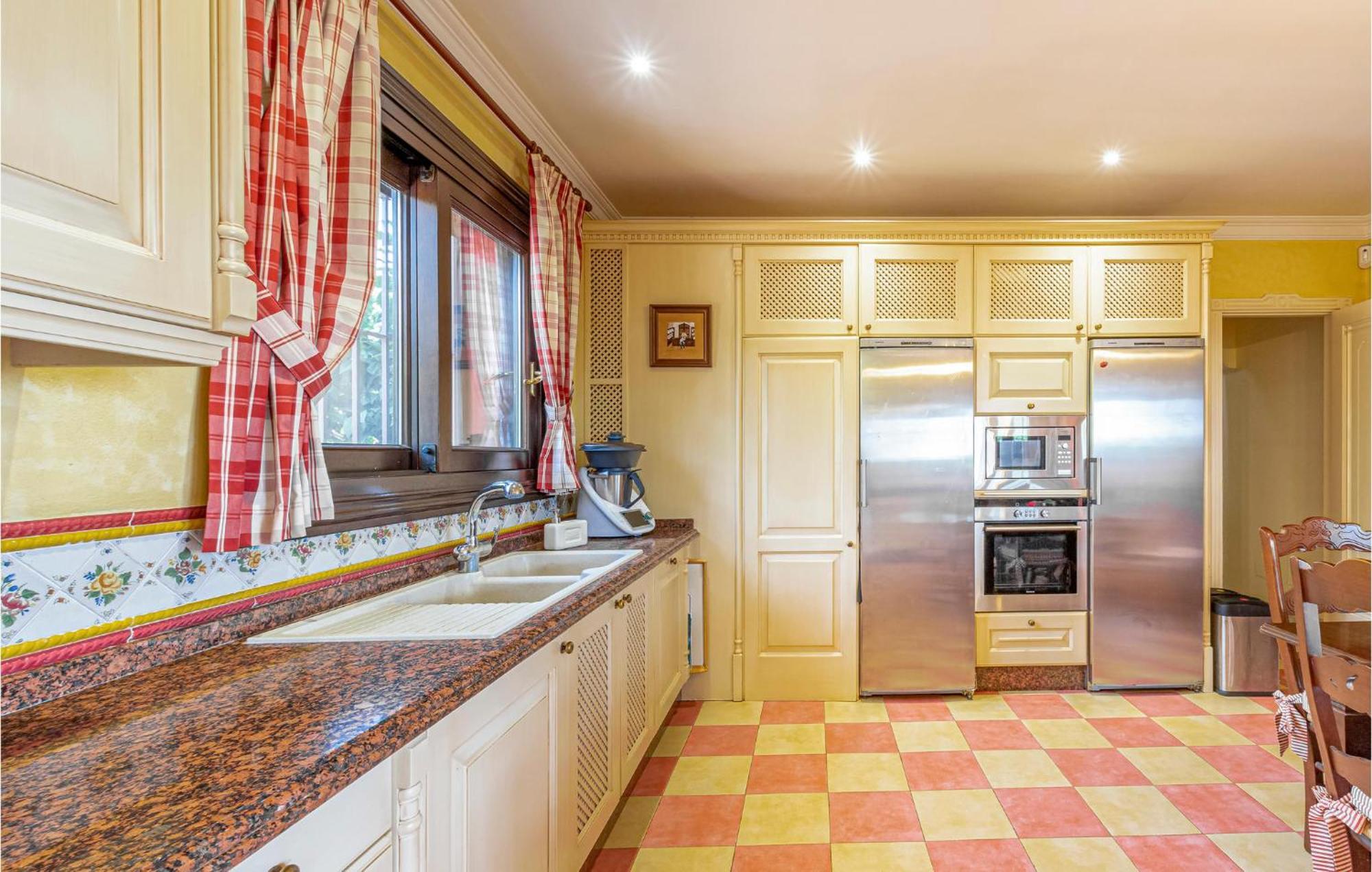 Beautiful In With Wifi, Outdoor Swimming Pool And Swimming Pool *