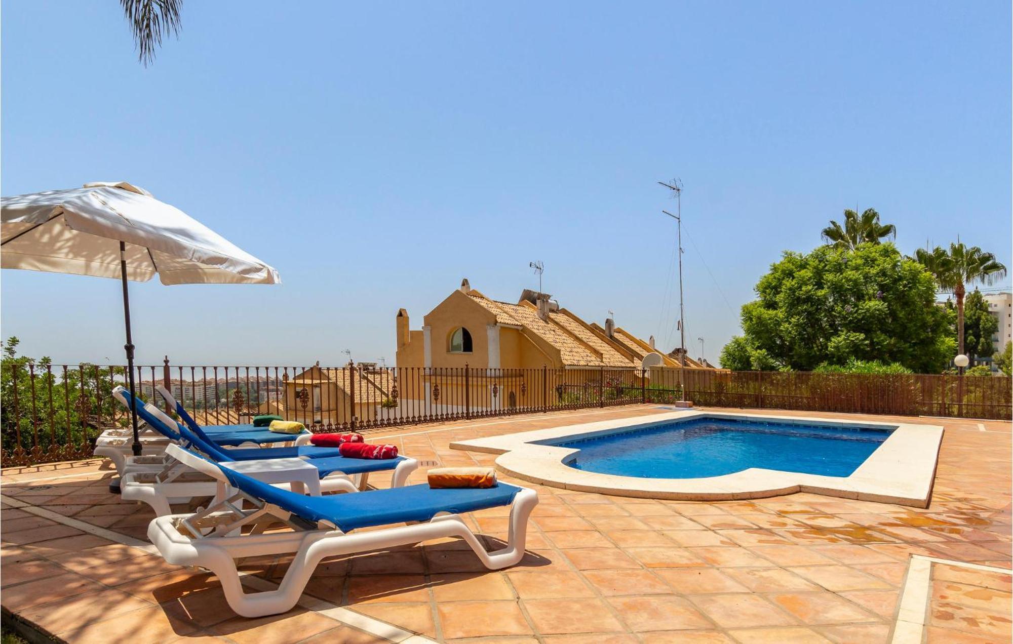 Beautiful In With Wifi, Outdoor Swimming Pool And Swimming Pool Feriehus *