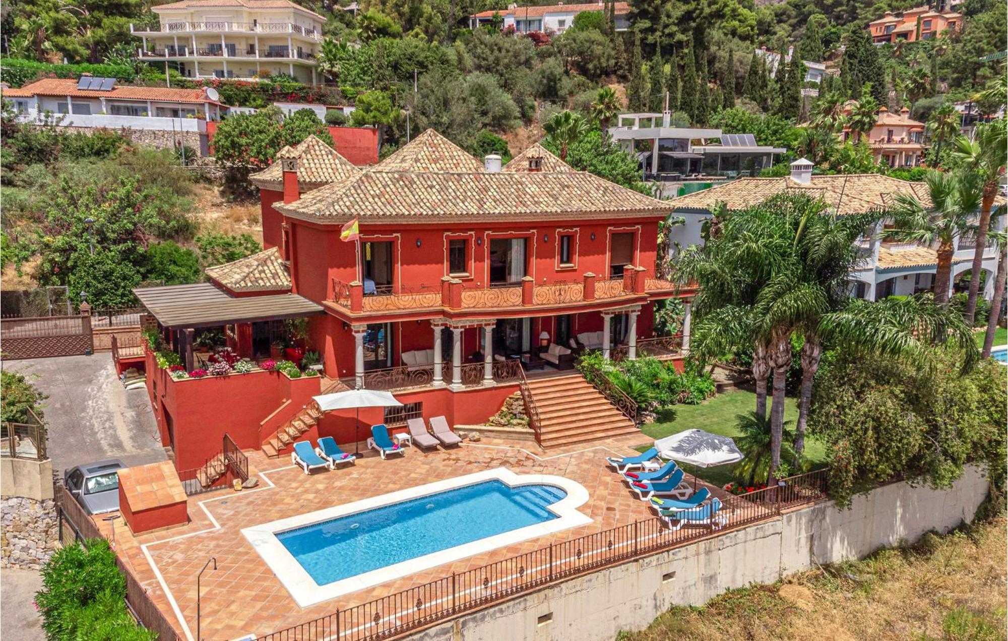 Beautiful In With Wifi, Outdoor Swimming Pool And Swimming Pool Feriehus